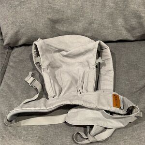 WildBird Aerial Buckle Carrier in Owl